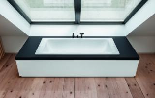 badewanne-Die BetteSelect Duo Zweisitzerwanne mit zeitlos-klarer Formgebung eignet sich für den Familienalltag genauso wie für romantische Abende bei Kerzenschein.