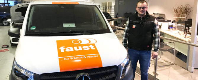 kundendienst-fahrzeug