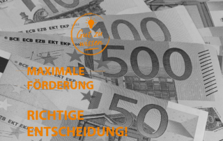 Fördergelder. Gelscheine liegen übereinander.